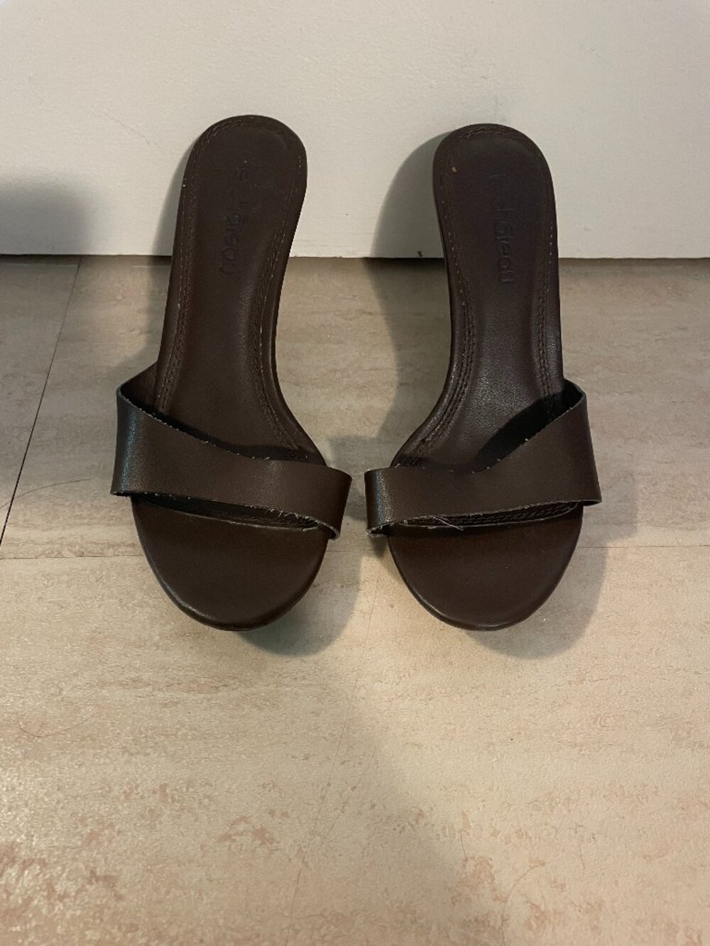 Le Chateau Brown Vintage High-Heels
